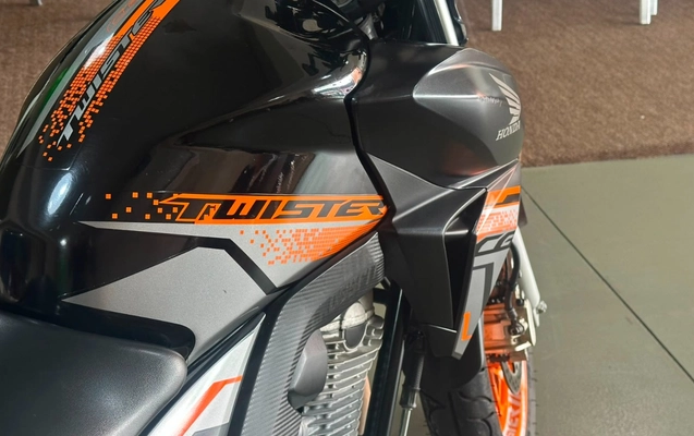 imagem-https://www.socarrao.com.br/sc-vehicle-images-prod/3280007/1786989184114-V2hhdHNBcHAgSW1hZ2UgMjAyNi0wOC0xNSBhdCAxNi4zMy4zMS5qcGVn.jpeg