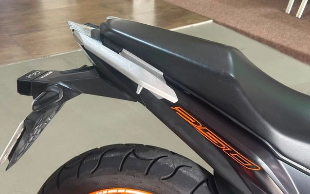 imagem-https://www.socarrao.com.br/sc-vehicle-images-prod/3280007/1786989184235-V2hhdHNBcHAgSW1hZ2UgMjAyNi0wOC0xNSBhdCAxNi4zMy4zMCAoMSkuanBlZw.jpeg