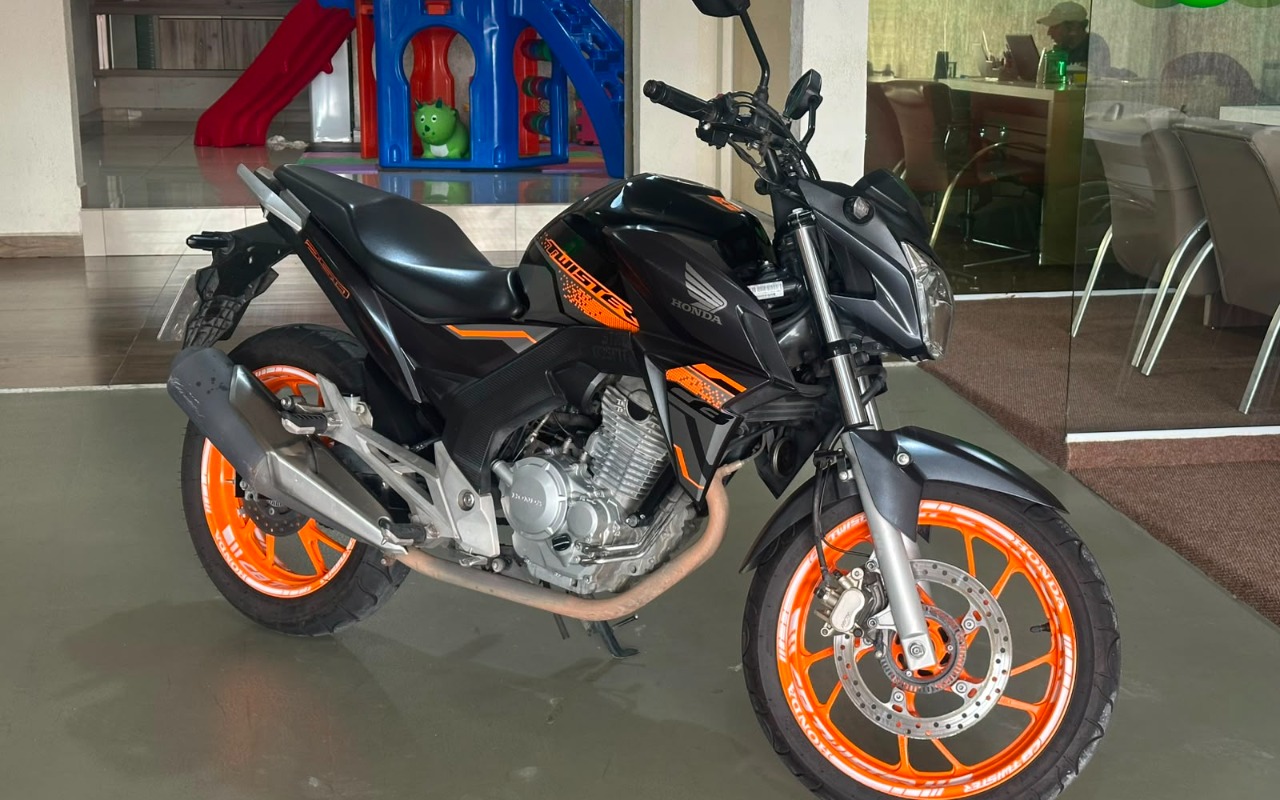 imagem-https://www.socarrao.com.br/sc-vehicle-images-prod/3280007/1786989184530-V2hhdHNBcHAgSW1hZ2UgMjAyNi0wOC0xNSBhdCAxNi4zMy4yOS5qcGVn.jpeg