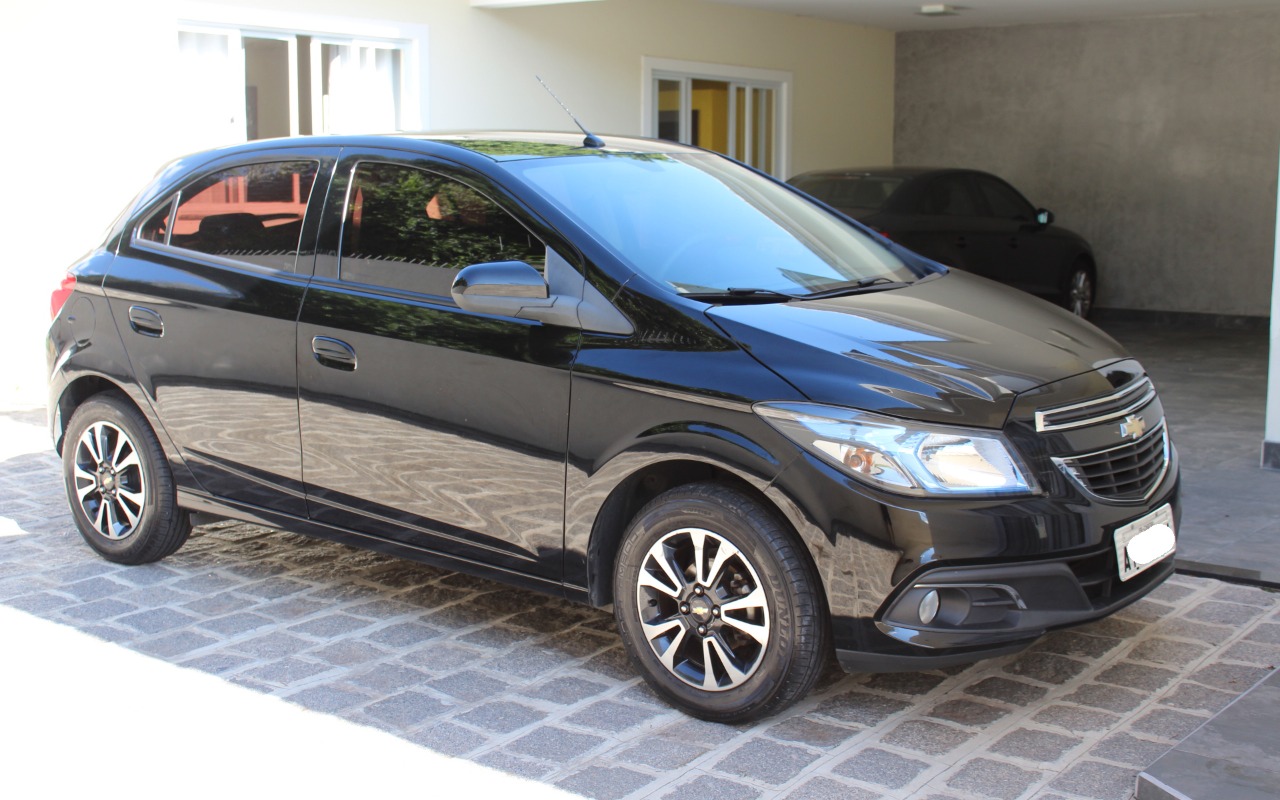 Chevrolet Onix 2015 Preto — foto 1 de 3