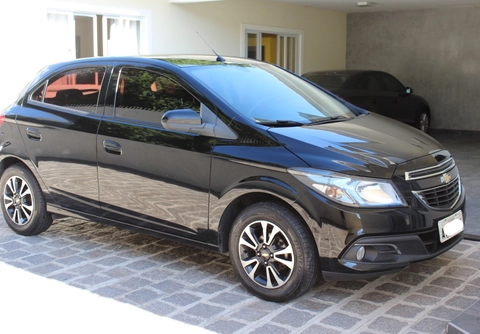 Chevrolet Onix 2015 Preto — foto 1 de 3