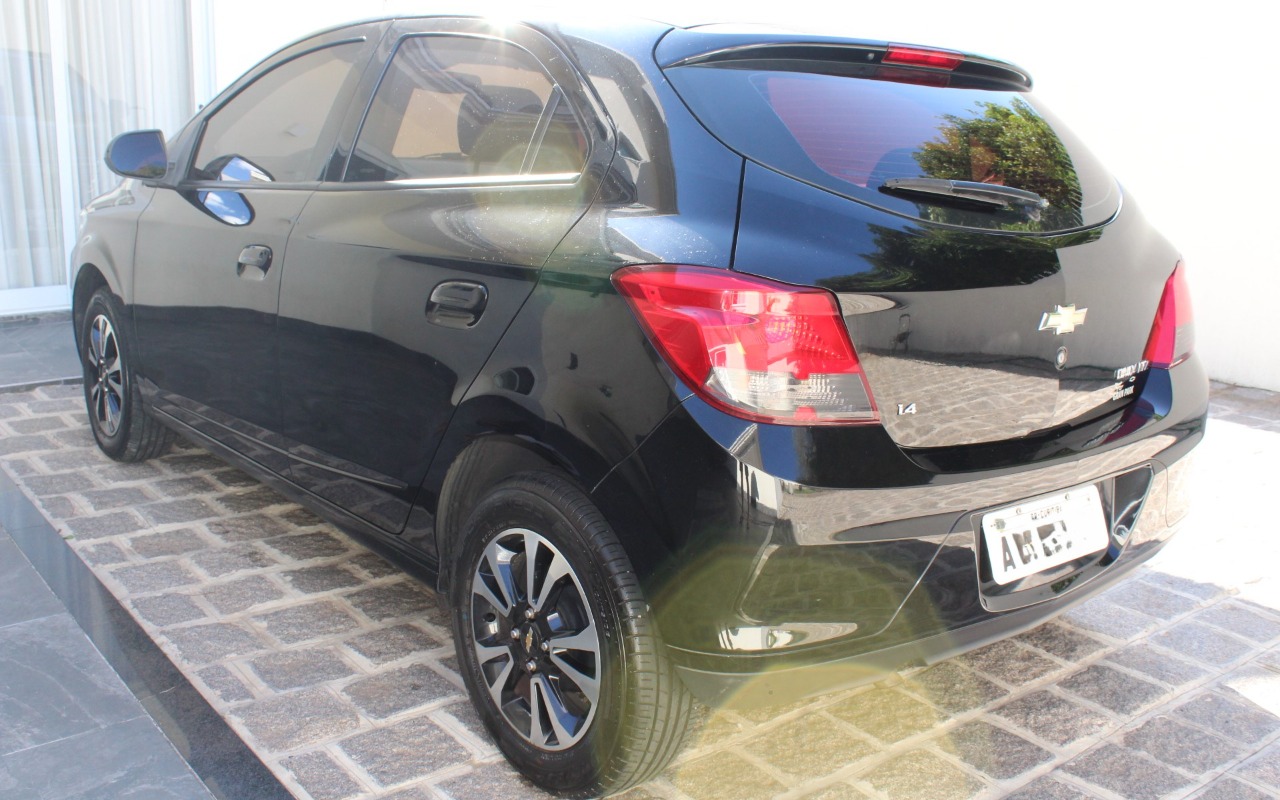 imagem-https://www.socarrao.com.br/sc-vehicle-images-prod/3280237/1786990383566-b25peCAwMDMuSlBH.JPG