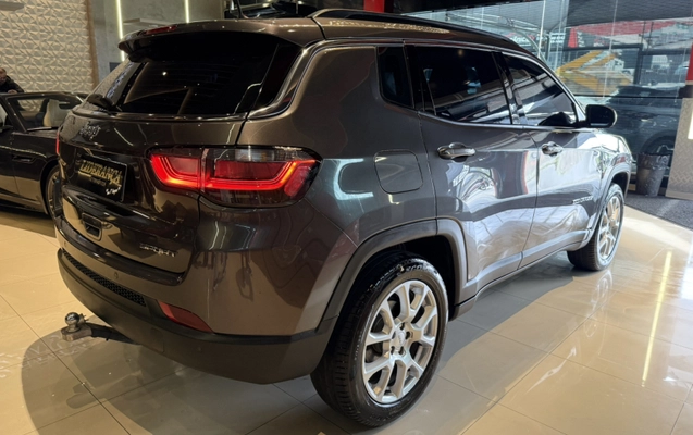 imagem-https://www.socarrao.com.br/sc-vehicle-images-prod/3281058/1786992385903-app-photos-vKbMqXpiCp6KbscHZwQTTx77oUFnSabL.jpg