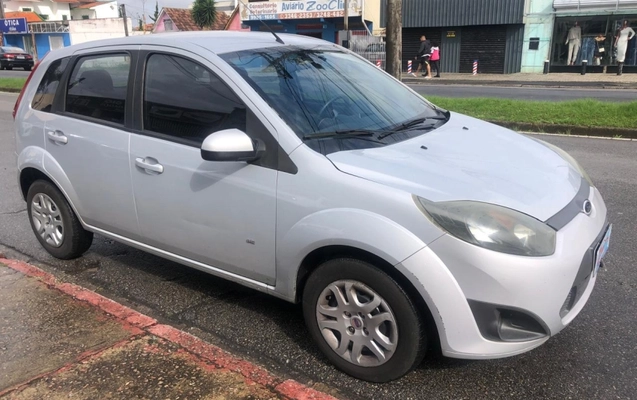 imagem-https://www.socarrao.com.br/sc-vehicle-images-prod/3281259/1787255876578-TMZBWkHaFRzHtnQpd8Gq0CGTeEMSO72P.jpg