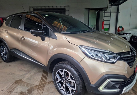 Renault Captur 2023 Bege — foto 1 de 3