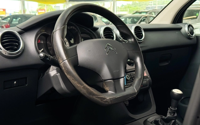 imagem-https://www.socarrao.com.br/sc-vehicle-images-prod/3281432/1786993310644-355fcb1821b940128ac9edbe8c7421d5_1772022121900.jpg