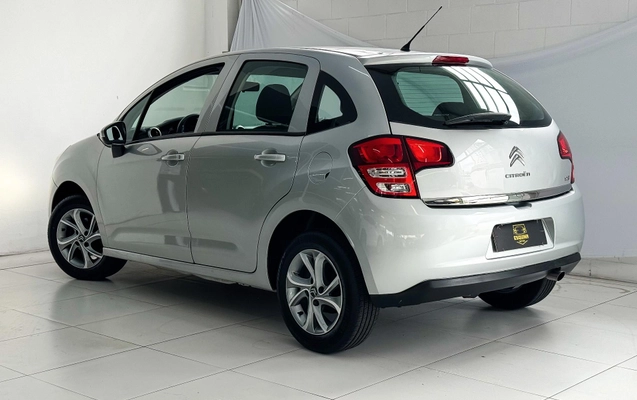 imagem-https://www.socarrao.com.br/sc-vehicle-images-prod/3281432/1786993310644-5ed09711ba4c44238969d6d7325c081c_1772022120514.jpg