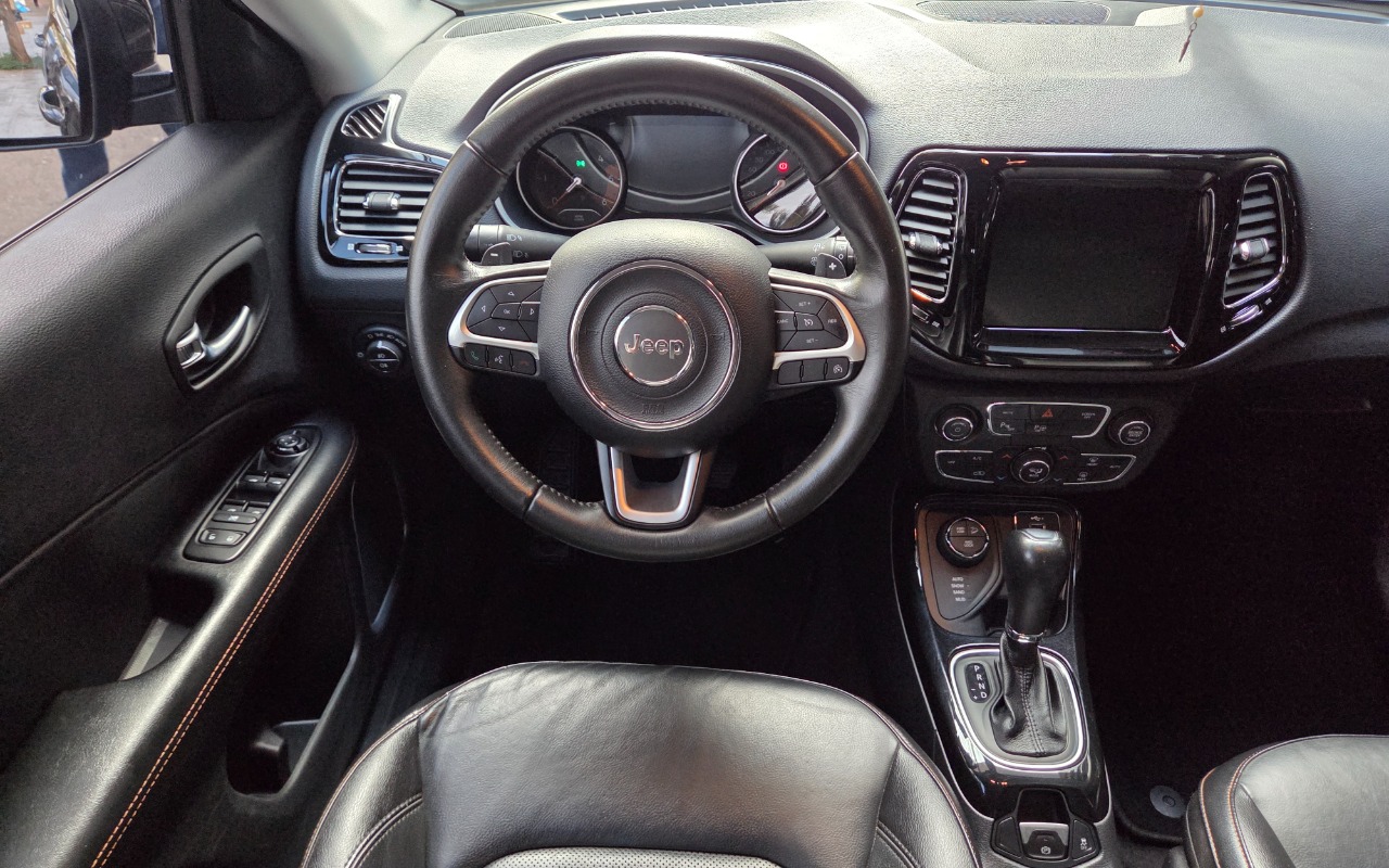imagem-https://www.socarrao.com.br/sc-vehicle-images-prod/3281716/1786994056313-MTAwMDYyMzk2Ni5qcGc.jpg
