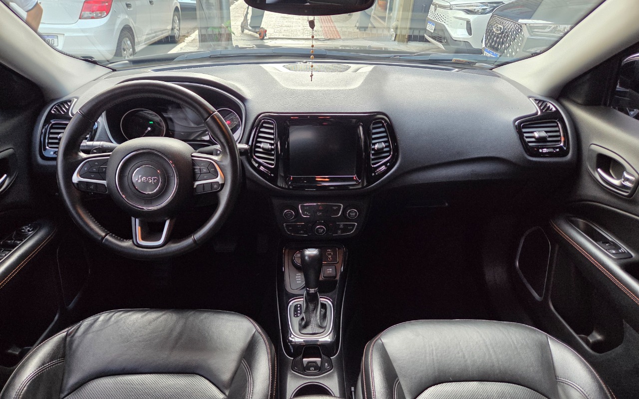 imagem-https://www.socarrao.com.br/sc-vehicle-images-prod/3281716/1786994056467-MTAwMDYyMzk2NS5qcGc.jpg