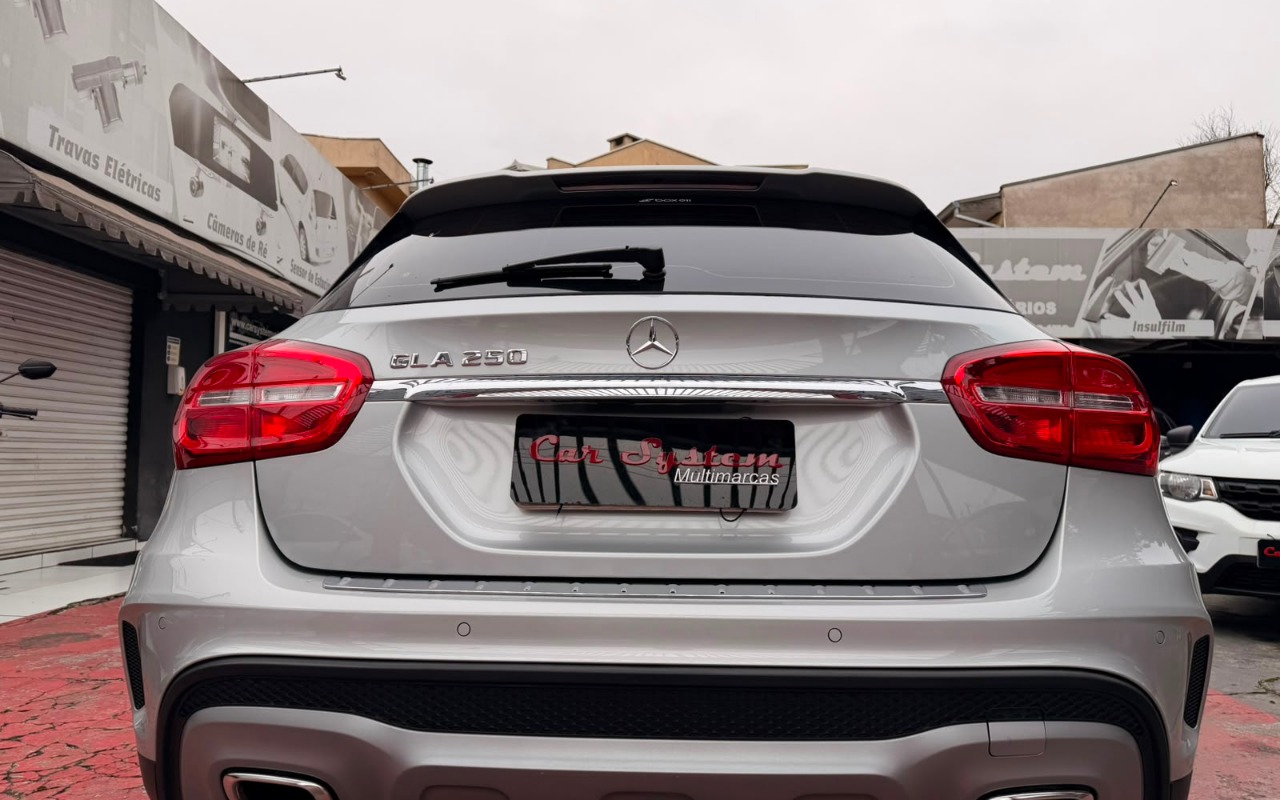 imagem-https://www.socarrao.com.br/sc-vehicle-images-prod/3281929/1786994708443-V2hhdHNBcHAgSW1hZ2UgMjAyNi0wOC0xNyBhdCAxNS4xMi4zNiAoNCkuanBlZw.jpeg
