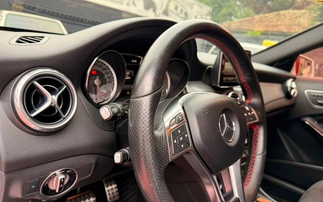 imagem-https://www.socarrao.com.br/sc-vehicle-images-prod/3281929/1786994708972-V2hhdHNBcHAgSW1hZ2UgMjAyNi0wOC0xNyBhdCAxNS4xMi4zNiAoMTApLmpwZWc.jpeg