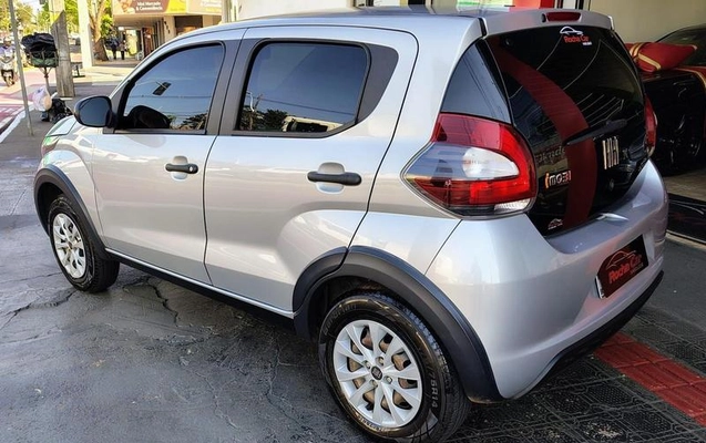 imagem-https://www.socarrao.com.br/sc-vehicle-images-prod/3281944/1788533468962-8387978_8_B_e866d6d79f.jpeg