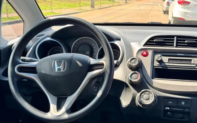 imagem-https://www.socarrao.com.br/sc-vehicle-images-prod/3282073/1788554875285-8348337_10_B_735d46c935.jpeg