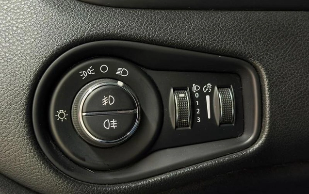 imagem-https://www.socarrao.com.br/sc-vehicle-images-prod/3282089/1789515917527-8370921_3_B_06534c61e3.jpeg
