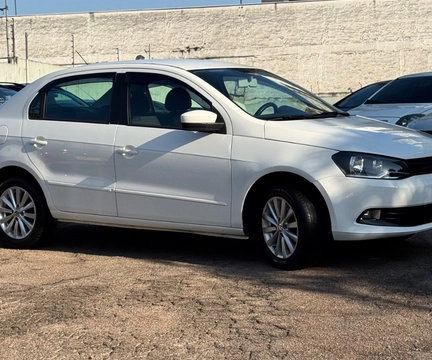 Volkswagen Voyage 2014 Branco — foto 1 de 3