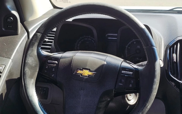 imagem-https://www.socarrao.com.br/sc-vehicle-images-prod/3282207/1786995622454-ZGI3ZmNiYzgtOGQwZS00NDA4LTk1ZjYtMDMzNmJlMmIwNjYyLmpwZw.jpg