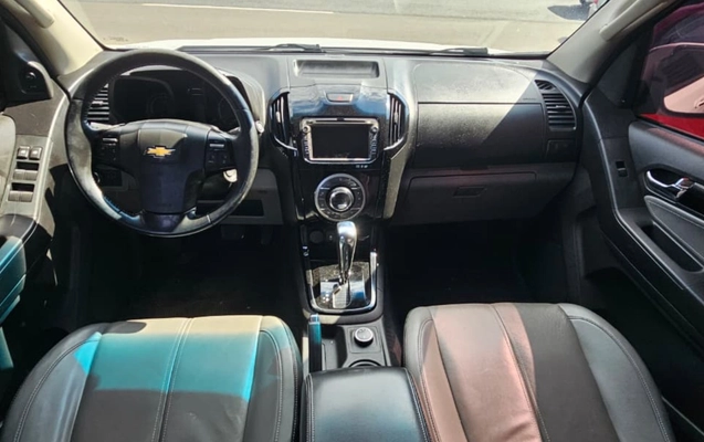 imagem-https://www.socarrao.com.br/sc-vehicle-images-prod/3282207/1786995622549-NTNjYWI4OTktOTVmNC00NGVhLTgwMzctNTEwM2Q1MDczMGE2LmpwZw.jpg