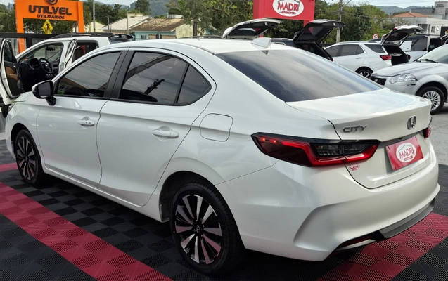 imagem-https://www.socarrao.com.br/sc-vehicle-images-prod/3282312/1788181139168-003_70c70dce8f6a74ed2fc5a98685cc262e.jpg