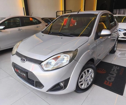 Ford Fiesta 2014 Prata — foto 1 de 3