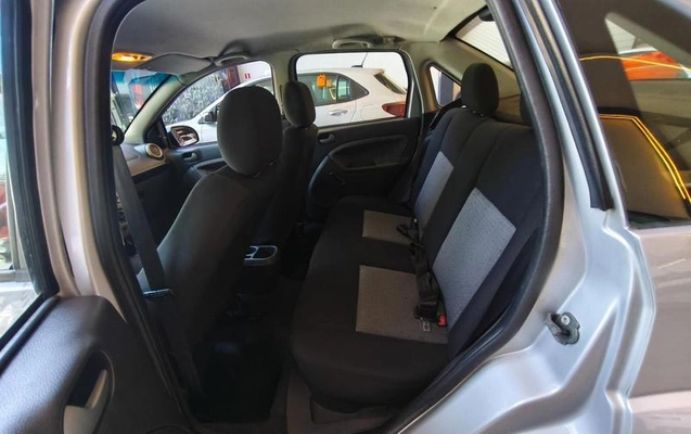 imagem-https://www.socarrao.com.br/sc-vehicle-images-prod/3282474/1788011852740-8340318_13_B_6f92e06fe0.jpeg