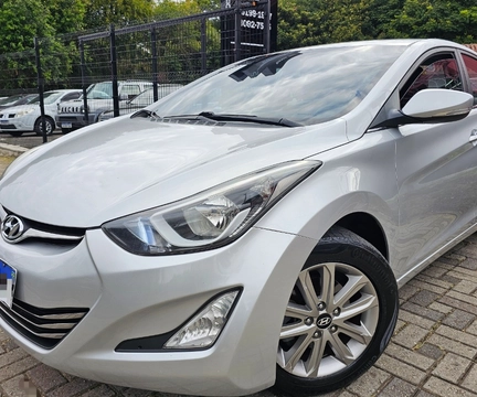 Hyundai Elantra 2016 Prata — foto 1 de 3