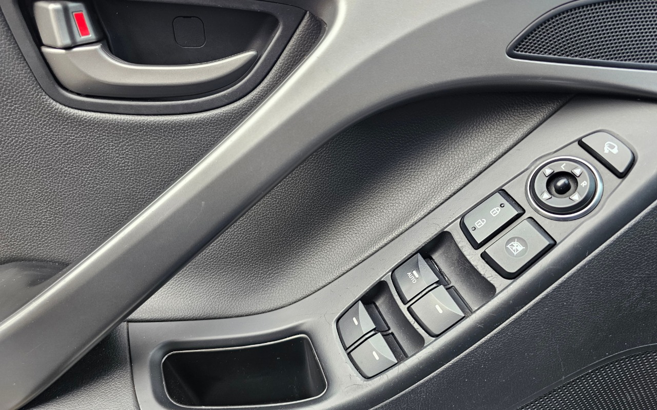 imagem-https://www.socarrao.com.br/sc-vehicle-images-prod/3282732/1786997374433-MjAyNjAxMjFfMTczODQ1LmpwZw.jpg