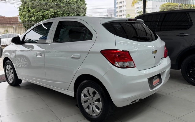 imagem-https://www.socarrao.com.br/sc-vehicle-images-prod/3282737/1786997404955-SU1HXzI2NDguanBlZw.jpeg