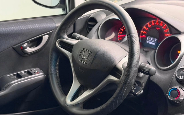 imagem-https://www.socarrao.com.br/sc-vehicle-images-prod/3282824/1786997850771-cbd8bb9eed4e4c90a88c6d5101ade8fd_1786975628087.jpg