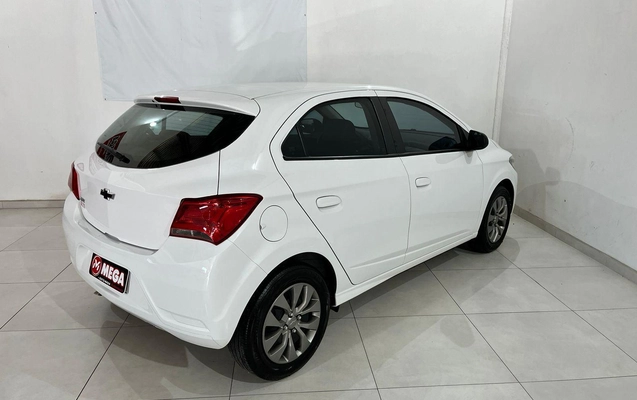 imagem-https://www.socarrao.com.br/sc-vehicle-images-prod/3283022/1788204663087-7286a0b6050f4ebf940dc516d3ea968f_1780150782136.jpg