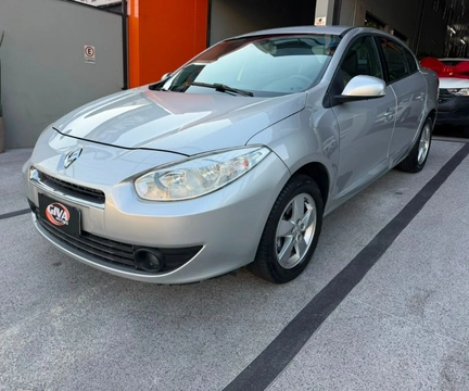 Renault Fluence 2014 Prata — foto 1 de 3