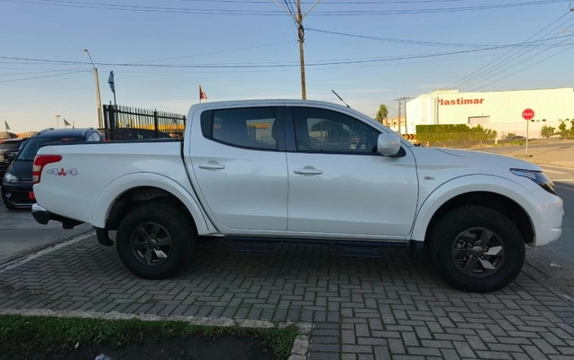imagem-https://www.socarrao.com.br/sc-vehicle-images-prod/3283218/1790875434289-bRh1veNFntyD5GaV8YVMtjcQoBfHHENk.jpg