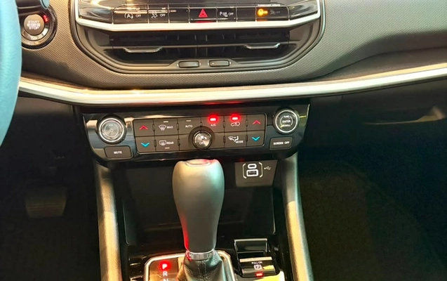 imagem-https://www.socarrao.com.br/sc-vehicle-images-prod/3283230/1786999066674-f7bde789-8182-4155-be6d-b5180d10b9b7.jpg