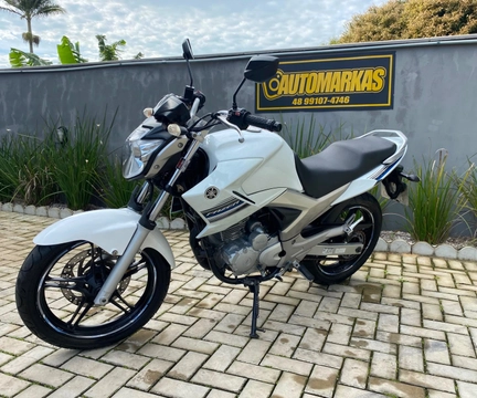 Yamaha YS 250 FAZER/ FAZER L. EDITION /BLUEFLEX 2015 Branco — foto 1 de 3