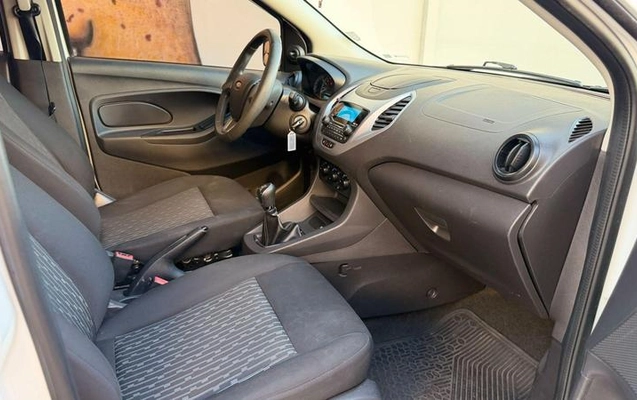 imagem-https://www.socarrao.com.br/sc-vehicle-images-prod/3283260/1790017755375-8291689_13_B_a36cbeafdb.jpeg