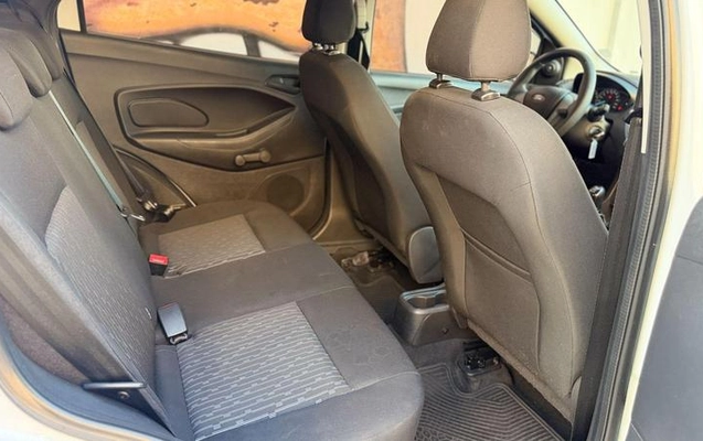 imagem-https://www.socarrao.com.br/sc-vehicle-images-prod/3283260/1790017755377-8291689_13_B_0b19508929.jpeg