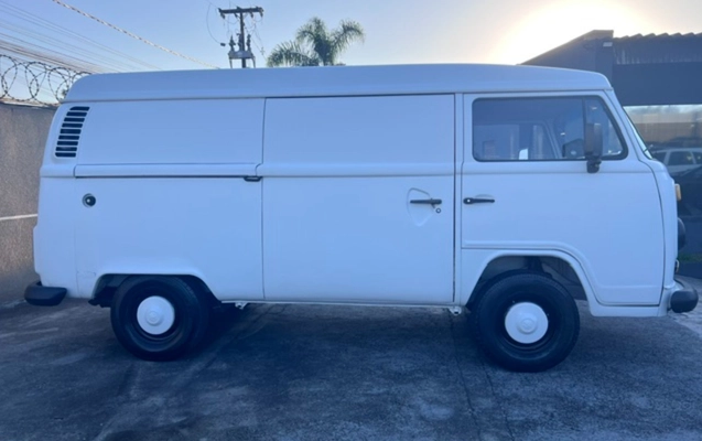 imagem-https://www.socarrao.com.br/sc-vehicle-images-prod/3283455/1786999598416-YmI5NTdhZWYtYjZmMC00NDI3LWE5ZTYtNGM2M2FiZGJlZjUzLmpwZw.jpg