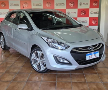 Hyundai i30 1.8 16V Aut. 5p 2015 Prata — foto 1 de 3