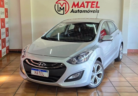 Hyundai i30 1.8 16V Aut. 5p 2015 Prata — foto 1 de 3