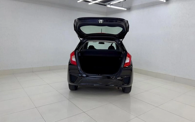 imagem-https://www.socarrao.com.br/sc-vehicle-images-prod/3283817/1787001337369-8389040_10_B_9fe6d10e98.jpeg
