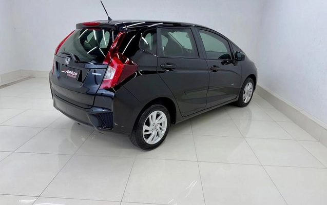 imagem-https://www.socarrao.com.br/sc-vehicle-images-prod/3283817/1787001337369-8389040_9_B_1c87ed0663.jpeg