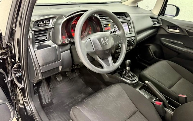 imagem-https://www.socarrao.com.br/sc-vehicle-images-prod/3283817/1787001337370-8389040_16_B_f8c9157dbf.jpeg