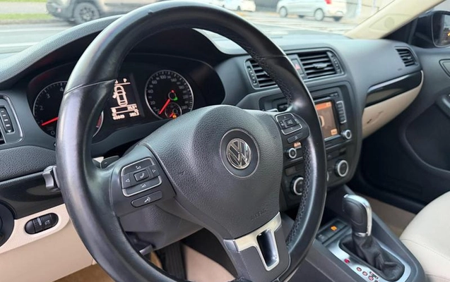 imagem-https://www.socarrao.com.br/sc-vehicle-images-prod/3283916/1787001222380-8343818_18_B_3a07f58fe5.jpeg