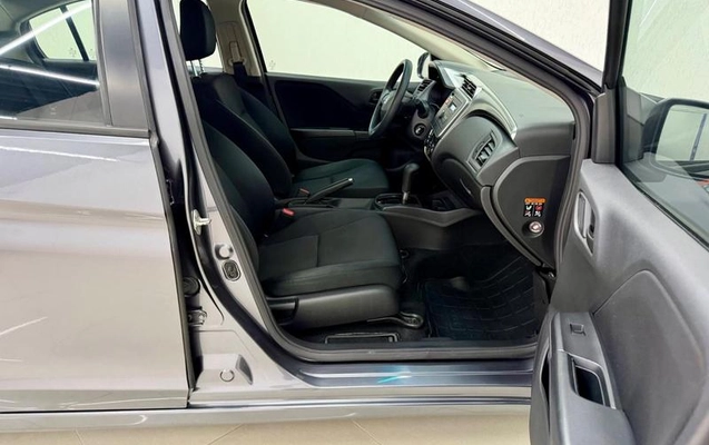 imagem-https://www.socarrao.com.br/sc-vehicle-images-prod/3283962/1787001330432-8356254_17_B_ff46c58d2d.jpeg