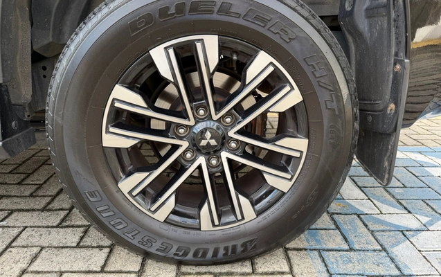 imagem-https://www.socarrao.com.br/sc-vehicle-images-prod/3283995/1787001417052-003_cfa58f085447c18f1d176db1b4eee0a5.jpeg