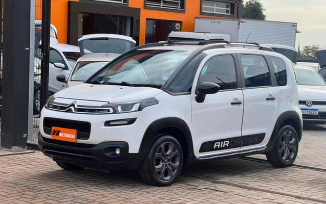 imagem-https://www.socarrao.com.br/sc-vehicle-images-prod/3284310/1787002286395-RkNfMzkzOV84MzQ1OTIwXzIxX1ZfNWFkZWI4YTViZC5qcGVn.jpeg