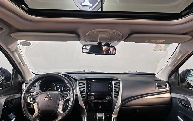 imagem-https://www.socarrao.com.br/sc-vehicle-images-prod/3284326/1787002372293-32ed91e9e669434d9b70074f76533cbb_1787002060646.jpg