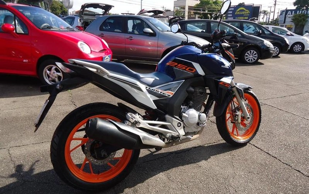 imagem-https://www.socarrao.com.br/sc-vehicle-images-prod/3285929/1790003496987-7912897_3_B_2a6b21fe64.jpeg