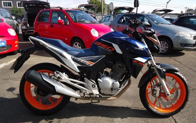 imagem-https://www.socarrao.com.br/sc-vehicle-images-prod/3285929/1790003496989-7912897_4_B_9901f9f881.jpeg