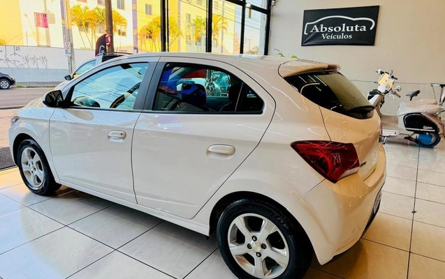 imagem-https://www.socarrao.com.br/sc-vehicle-images-prod/3286668/1790092888114-8312060_7_B_b434da4b46.jpeg