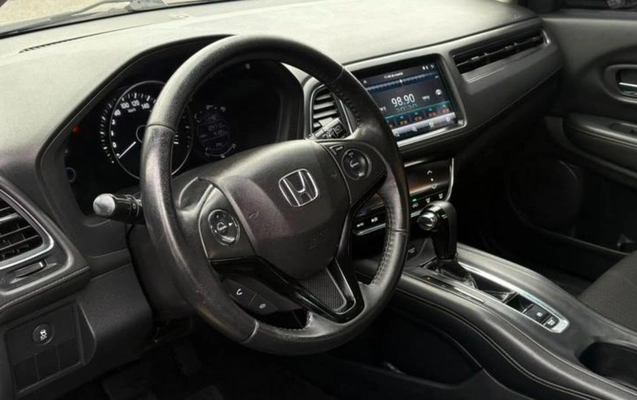 imagem-https://www.socarrao.com.br/sc-vehicle-images-prod/3289199/1787017697331-RkNfMzkzOV84MjkxMDc2XzBfVl9lZTUyYzEzODUwLmpwZWc.jpeg